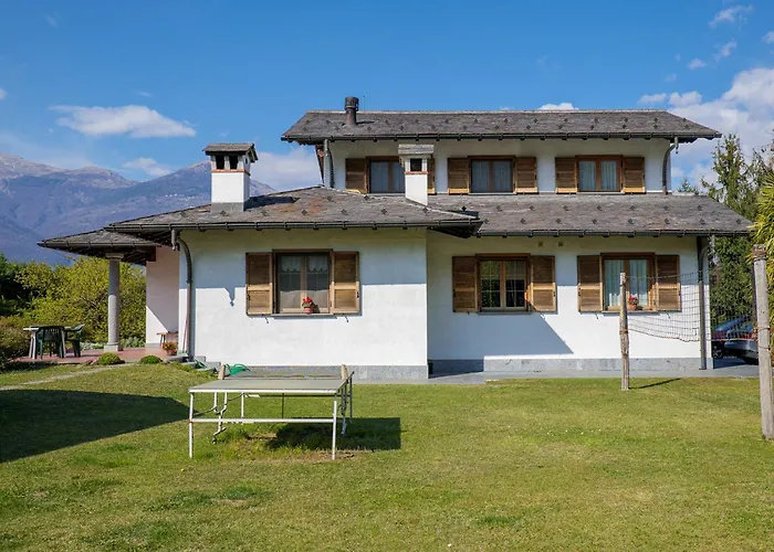 Vela Mit Dachterrasse Apartment Colico