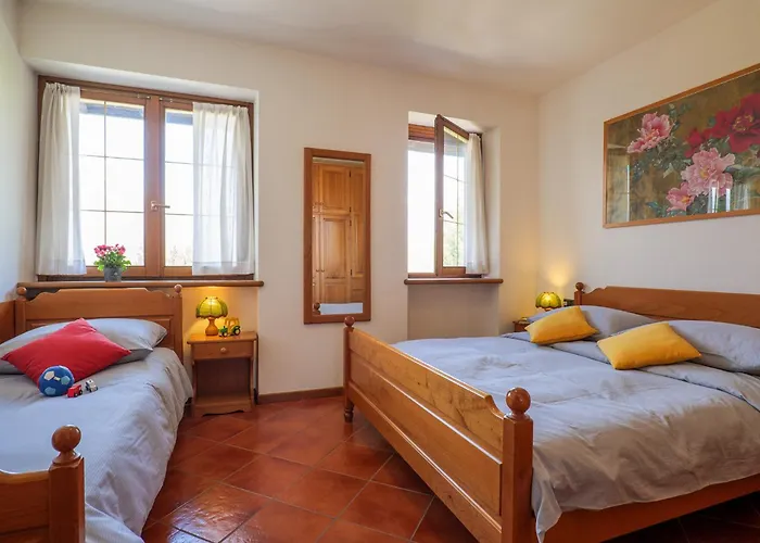 Vela Mit Dachterrasse קוליקו