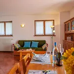 Vela Mit Dachterrasse