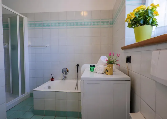 Appartement Vela Mit Dachterrasse Colico